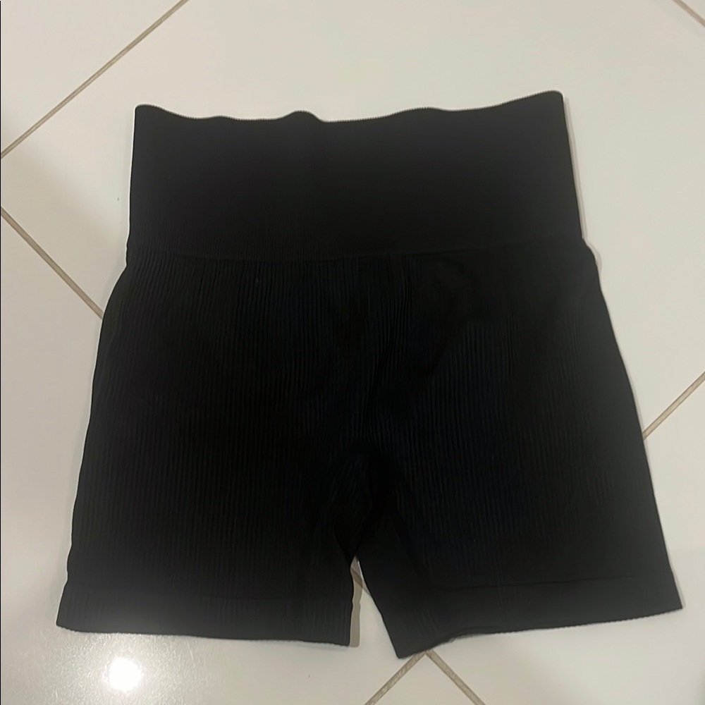 Black Athletic Shorts with High-Rise Waistband and Body-Hugging Fit